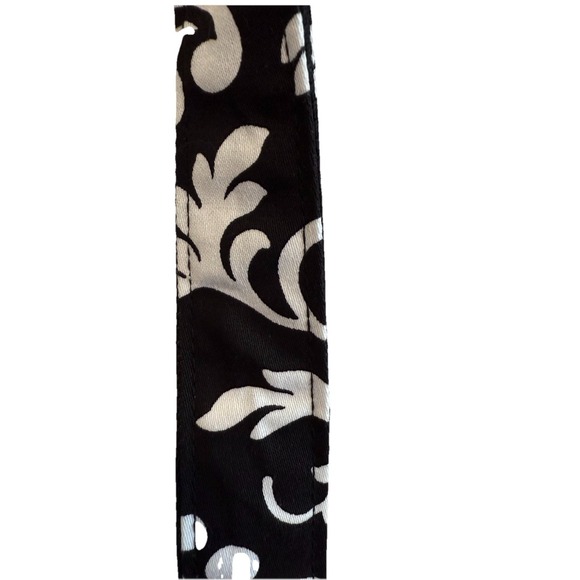 Thirty One Crossbody Purse Messenger Bag Adj Strap Parisian Pop Black White NWOT - Picture 4 of 11